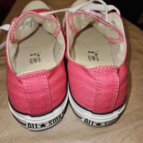 Converse All Star raspberry pink Chuck Taylors. - Picture 3 of 7